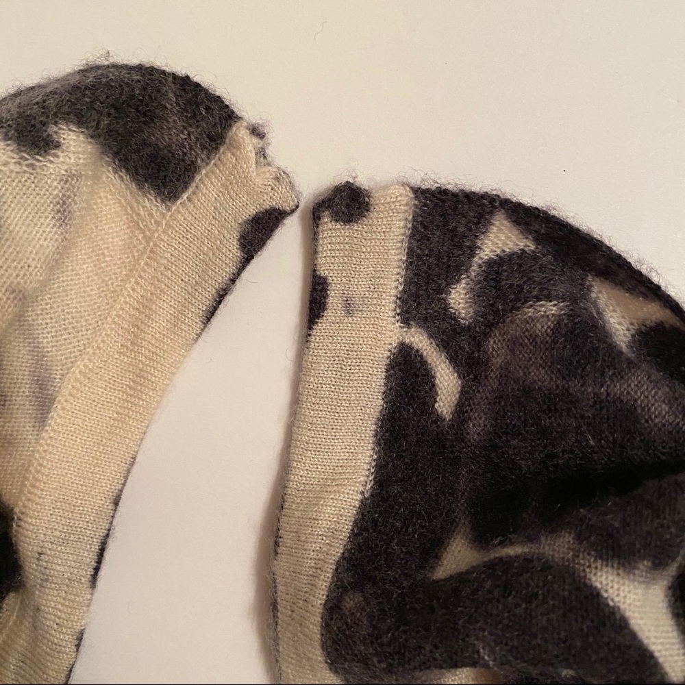 ANNE KLEIN SWEATER CARDIGAN BLACK WHITE CASHMERE FLORAL 3/4 SLEEVE Size XS - Picture 8 of 9